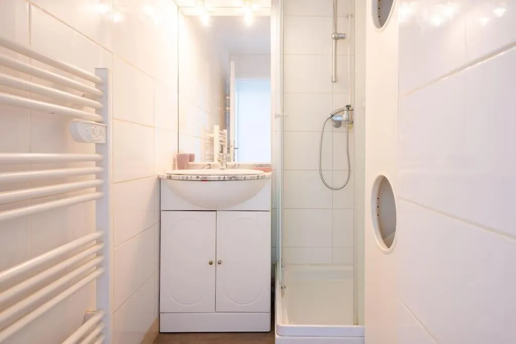 Apartment Charmant A 600 M Des Plages Proche Des Commerces Lesclesdenicole Carqueiranne France
