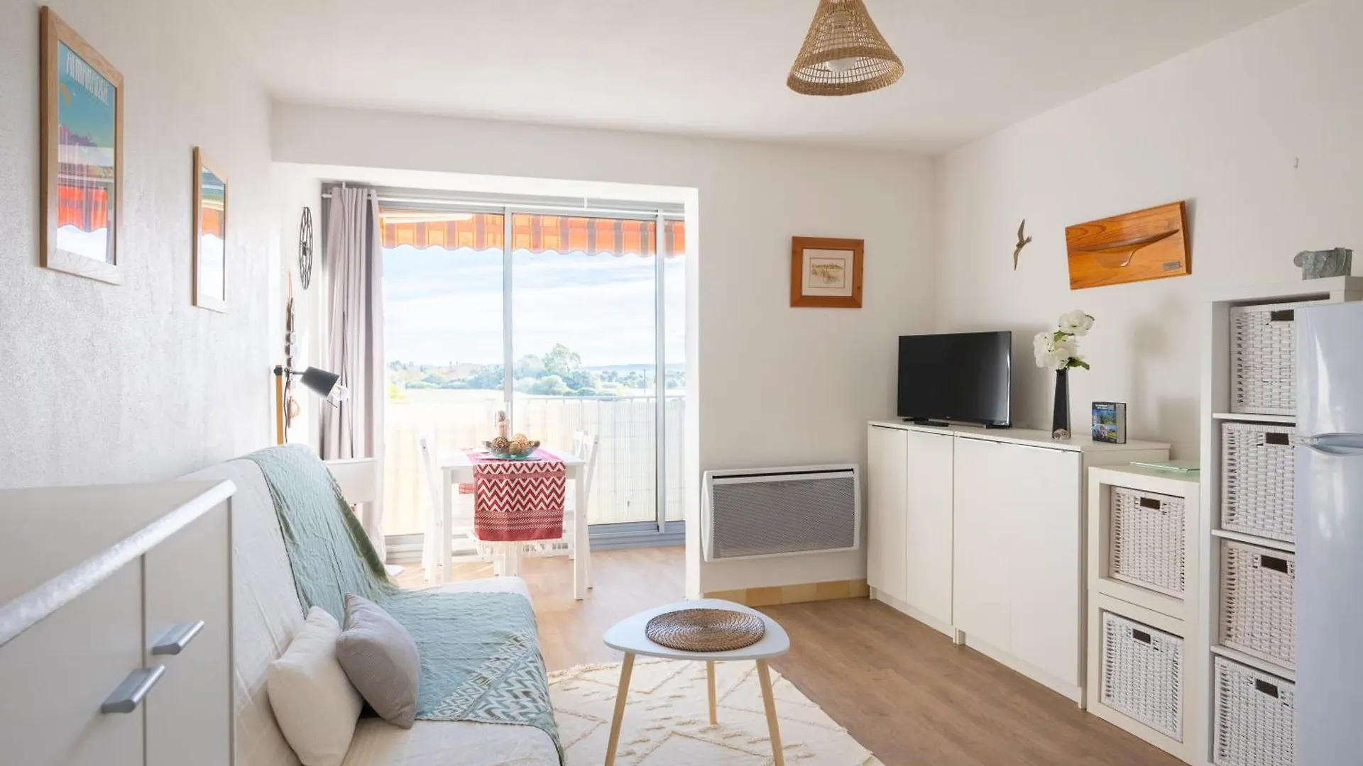 Apartment Charmant A 600 M Des Plages Proche Des Commerces Lesclesdenicole Carqueiranne