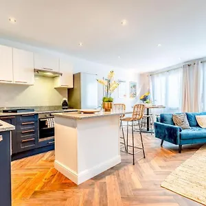  Appartement Superbe Neuf, Climatise Centre Village