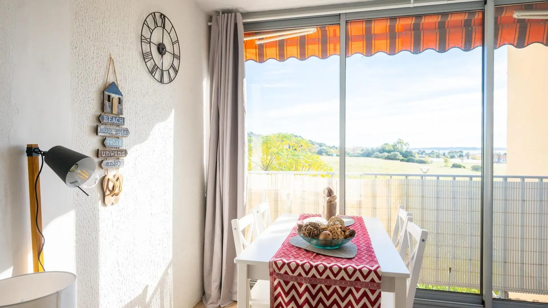 Apartment Charmant A 600 M Des Plages Proche Des Commerces Lesclesdenicole Carqueiranne